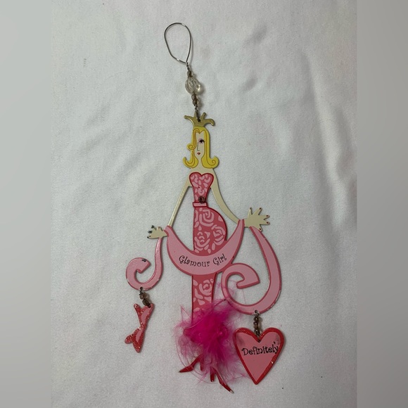 Glamour girl ornament pink heart feathers sunset vista designs woman - Picture 1 of 6